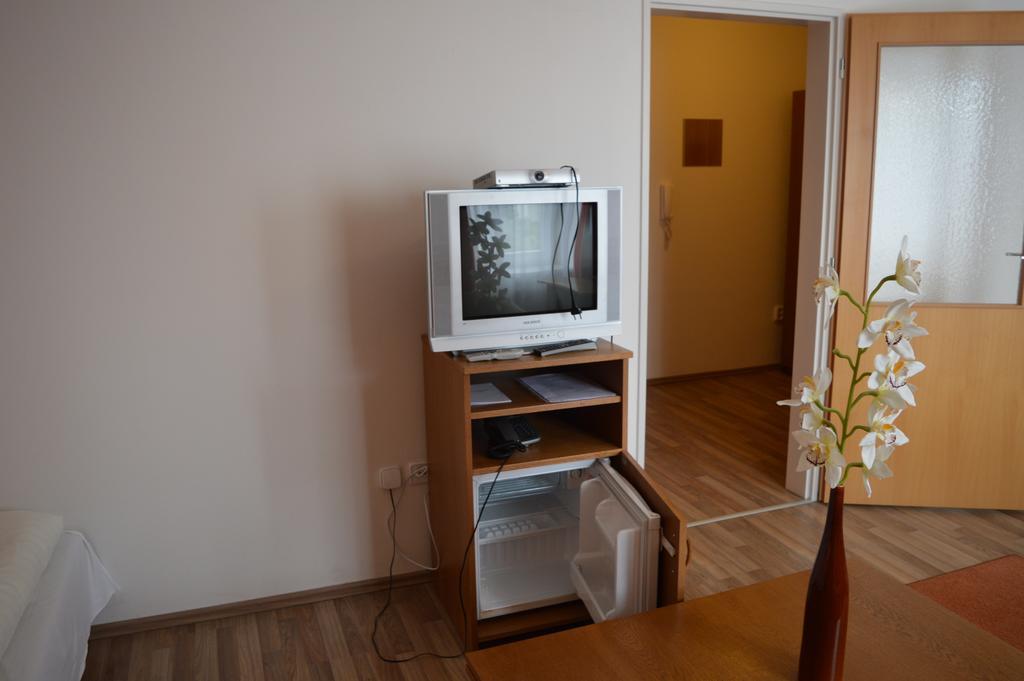 Hotel Akademik Bratislava Esterno foto